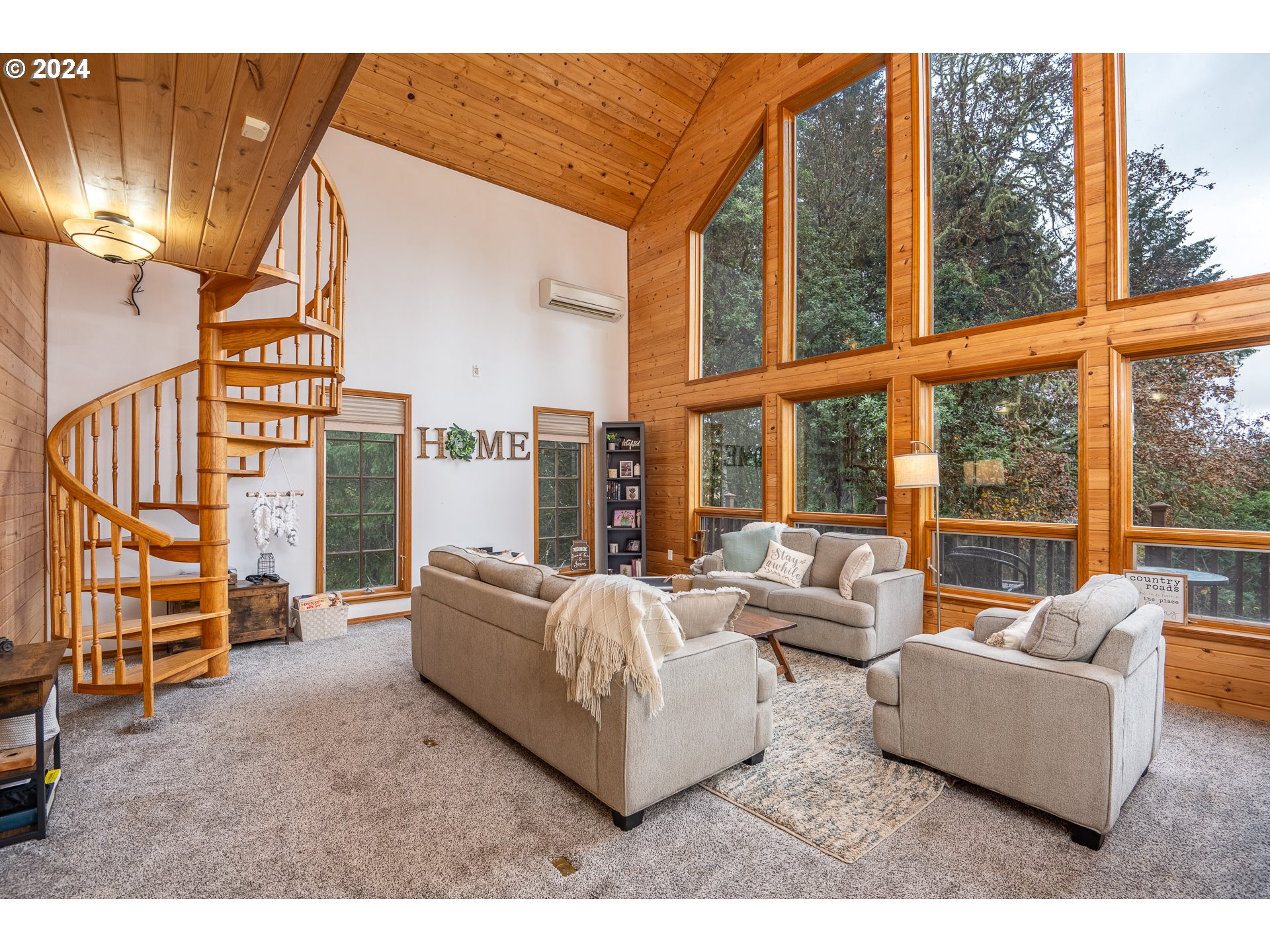 94251 Templeton Road Junction City, OR 97448 - Photo 5 of 46 Great Room