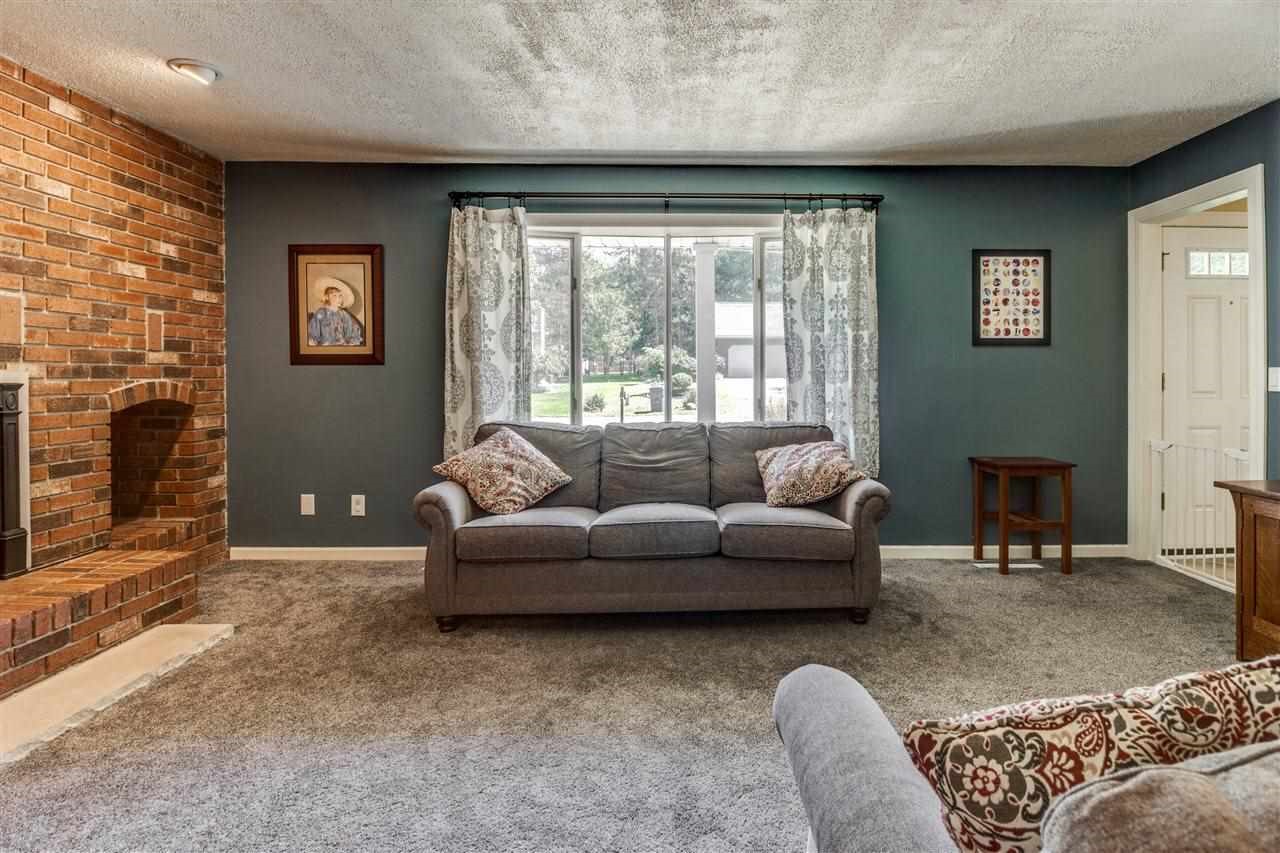 832 Alpine Trail Fenton, MI 48430 - Photo 4 of 42 21501829-3.JPG