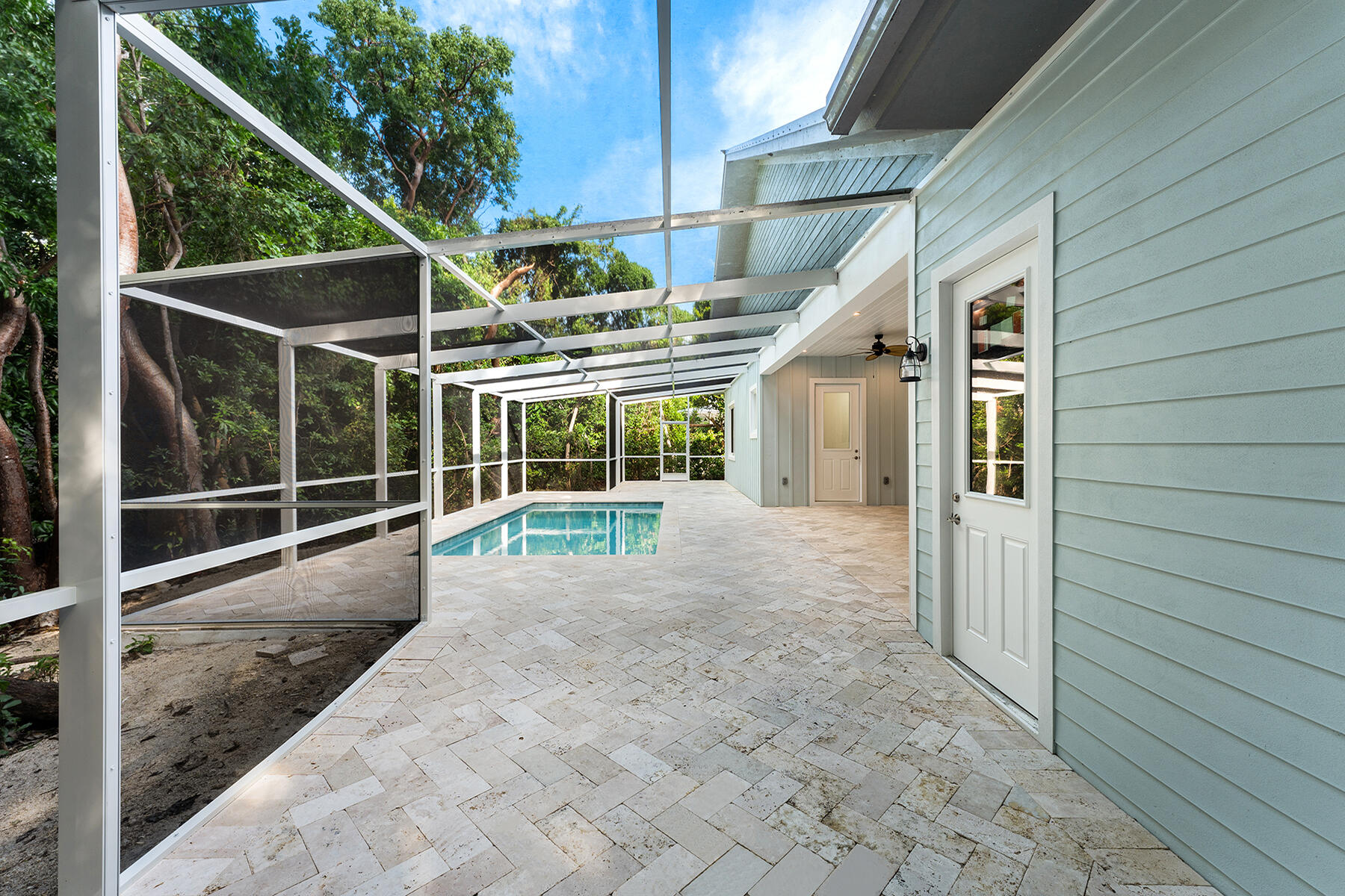 27 Flamingo Hammock Road Islamorada, FL 33036 - Photo 32 of 50 Lounging Area