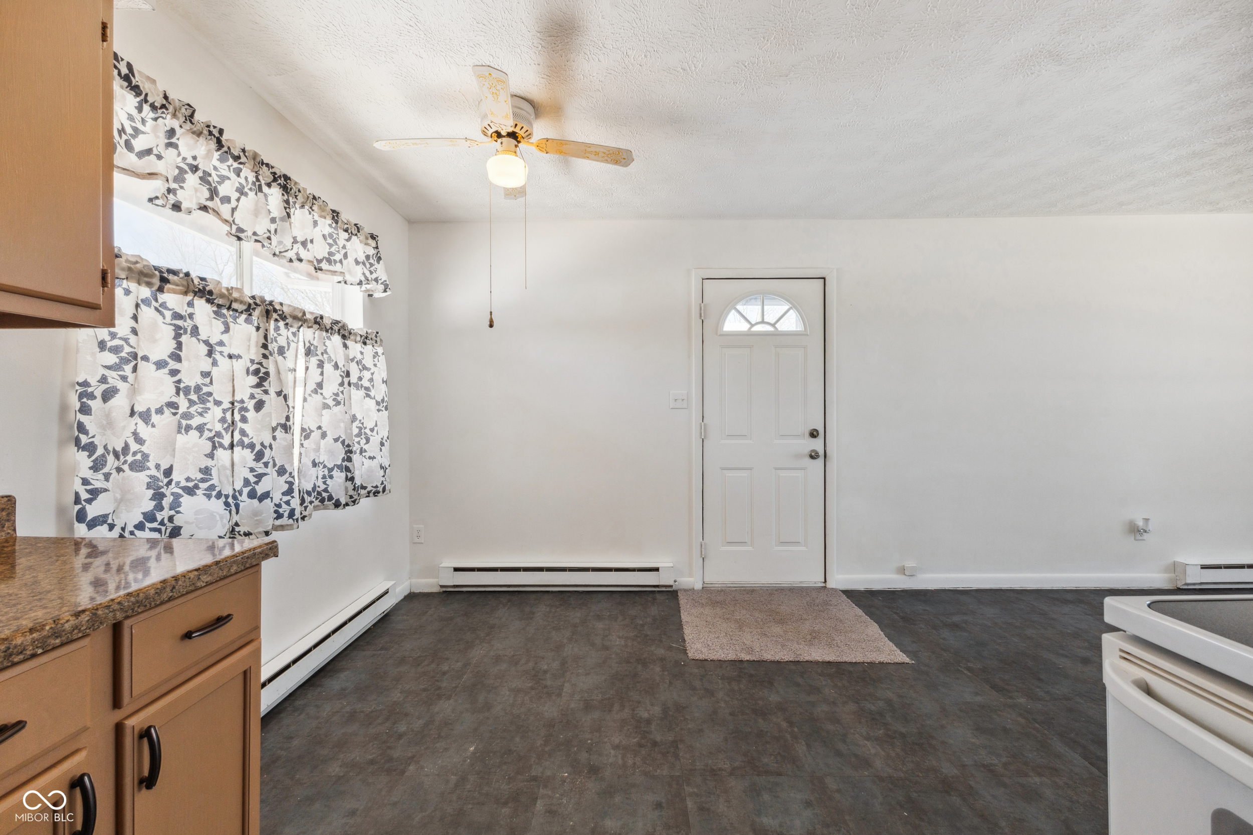328 Market Street Hope, IN 47246 - Photo 8 of 23 Gallery Image 8