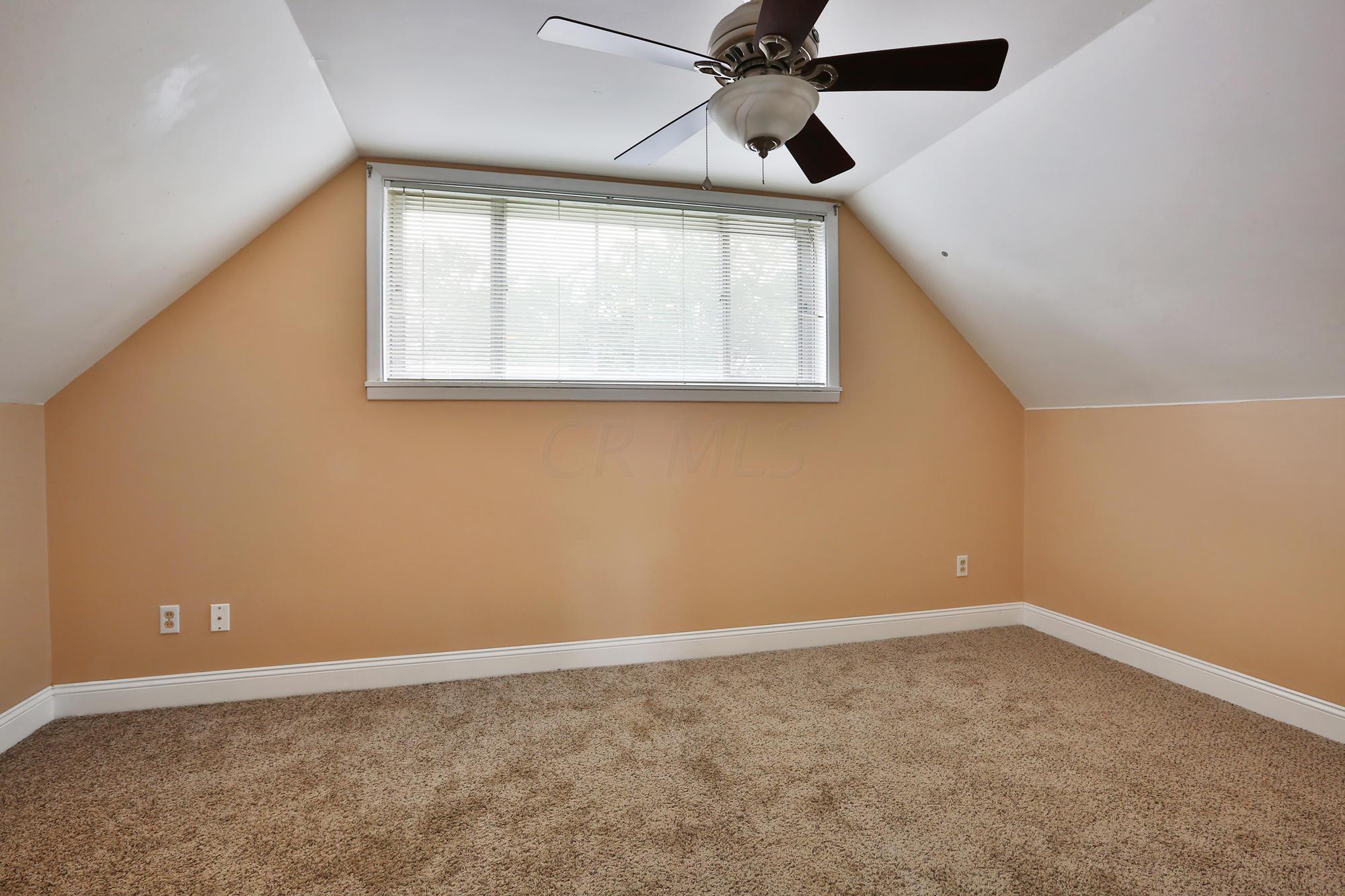 1075 Bernard Road Columbus, OH 43221 - Photo 23 of 30 Gallery Image 23