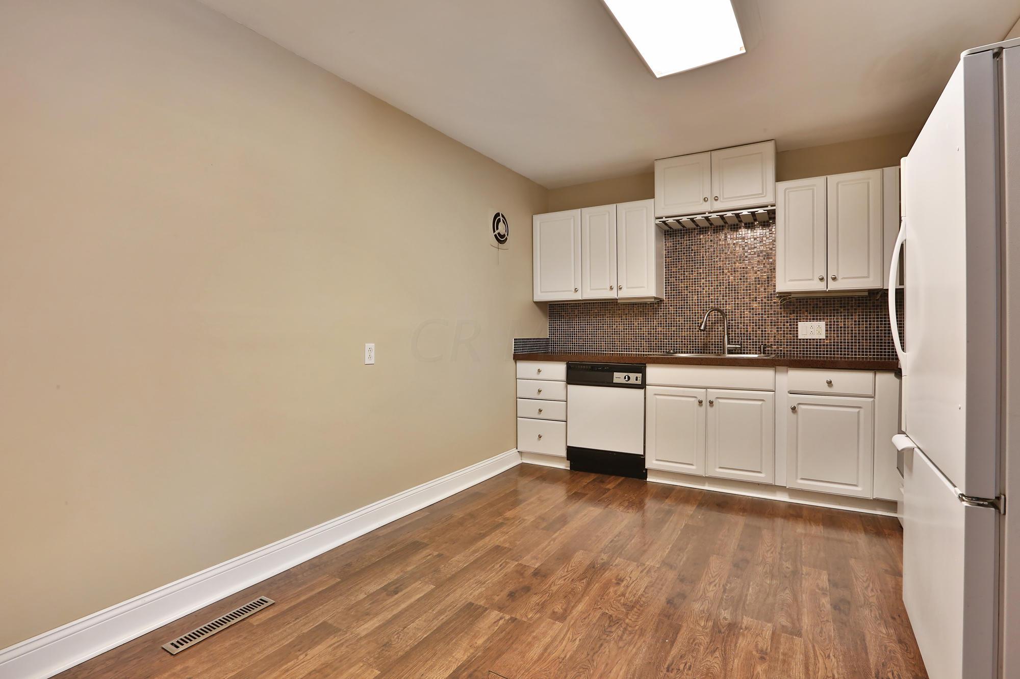 1075 Bernard Road Columbus, OH 43221 - Photo 8 of 30 Gallery Image 8