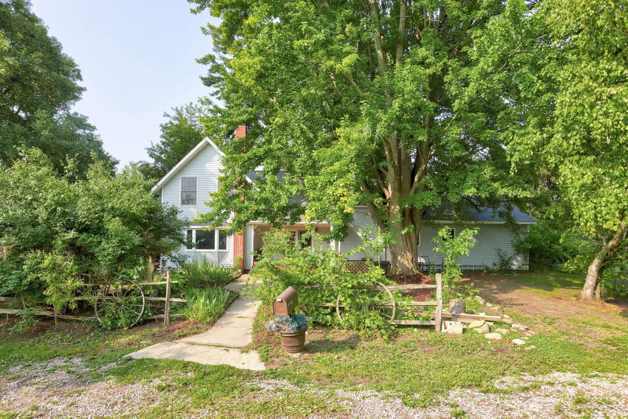 10587 Riverside Drive St. Louis, MI 48880 - Photo 3 of 25 50116993-2.JPG
