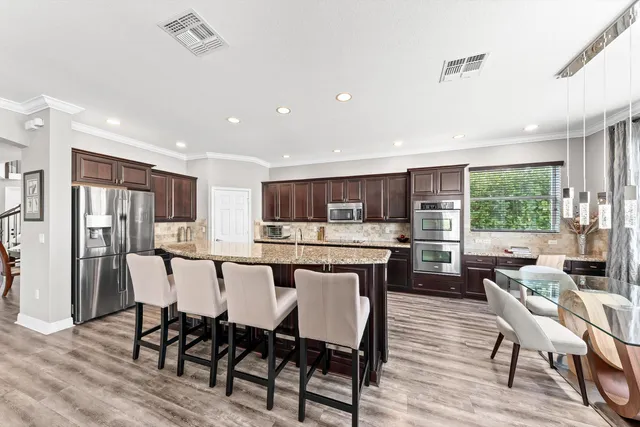 $1,000,000 | 9724 Phipps Lane, Wellington, FL 33414