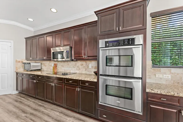 $1,000,000 | 9724 Phipps Lane, Wellington, FL 33414