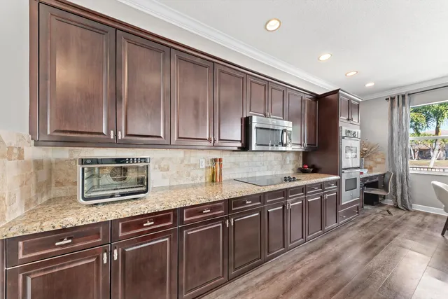 $1,000,000 | 9724 Phipps Lane, Wellington, FL 33414