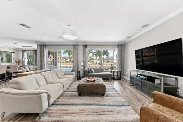 $1,000,000 | 9724 Phipps Lane, Wellington, FL 33414