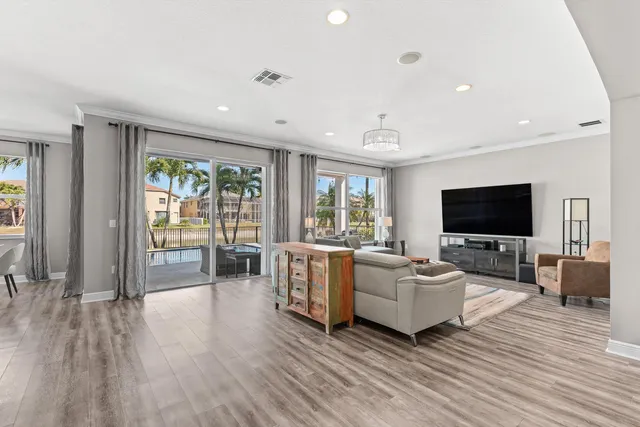 $1,000,000 | 9724 Phipps Lane, Wellington, FL 33414