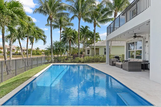 $1,000,000 | 9724 Phipps Lane, Wellington, FL 33414