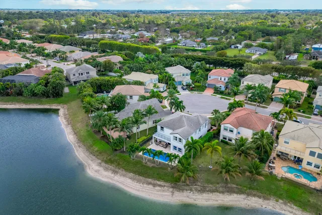 $1,000,000 | 9724 Phipps Lane, Wellington, FL 33414