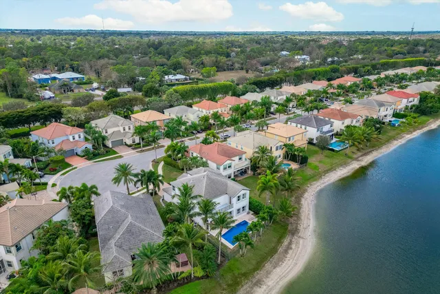 $1,000,000 | 9724 Phipps Lane, Wellington, FL 33414