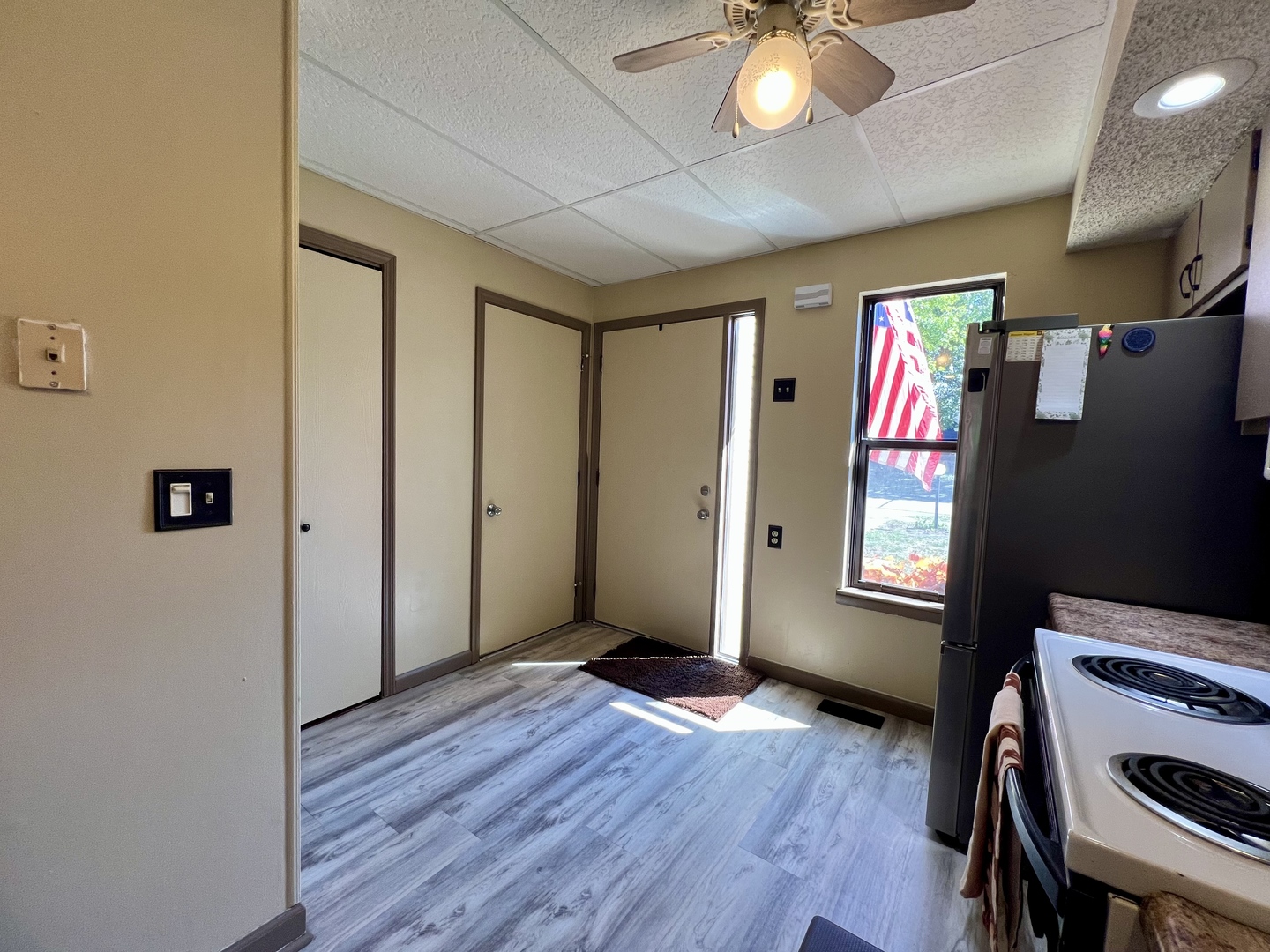 803 Irvine Road, Unit 803 Champaign, IL 61822 - Photo 13 of 38