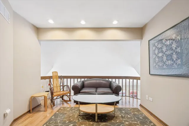 $1,050,000 | 7612 Ridgewood Lane, Burr Ridge, IL 60527