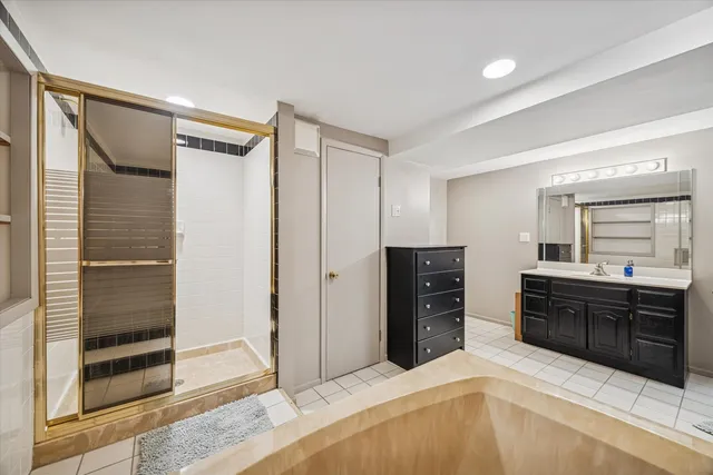 $1,050,000 | 7612 Ridgewood Lane, Burr Ridge, IL 60527