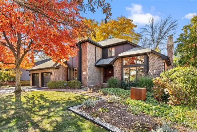 $1,050,000 | 7612 Ridgewood Lane, Burr Ridge, IL 60527