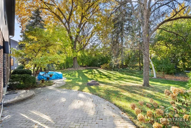 $1,050,000 | 7612 Ridgewood Lane, Burr Ridge, IL 60527