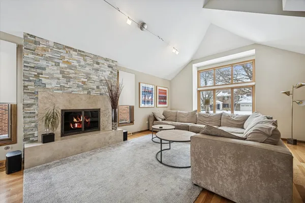 $1,012,500 | 7612 Ridgewood Lane, Burr Ridge, IL 60527
