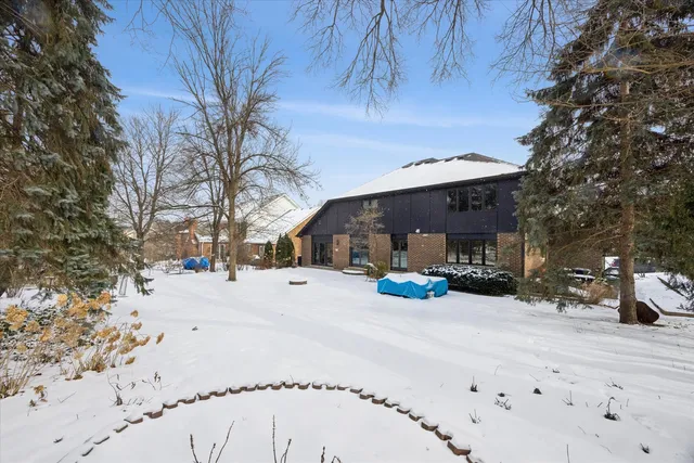 $1,050,000 | 7612 Ridgewood Lane, Burr Ridge, IL 60527