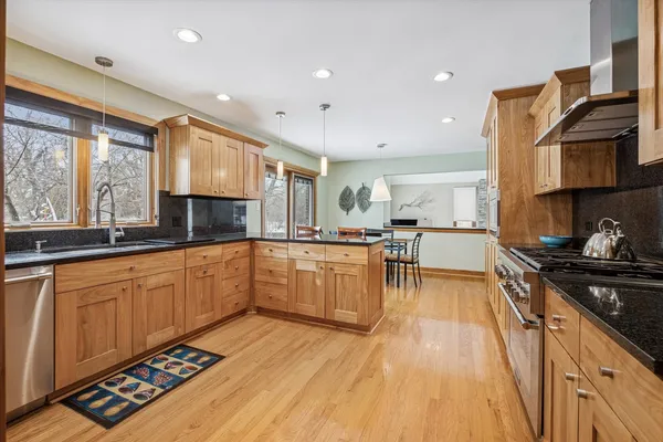 $1,012,500 | 7612 Ridgewood Lane, Burr Ridge, IL 60527