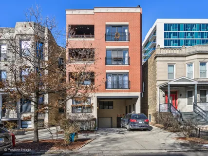 $585,000 | 830 West Bradley Place, Unit 3S, Chicago, IL 60613