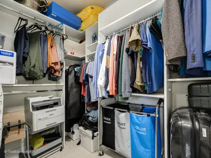 $585,000 | 830 West Bradley Place, Unit 3S, Chicago, IL 60613