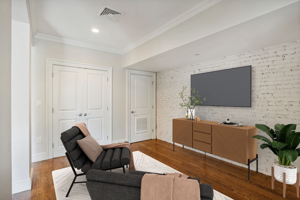 1471 Beacon Street, Unit 2 Brookline, MA 02446 - Photo 10 of 20
