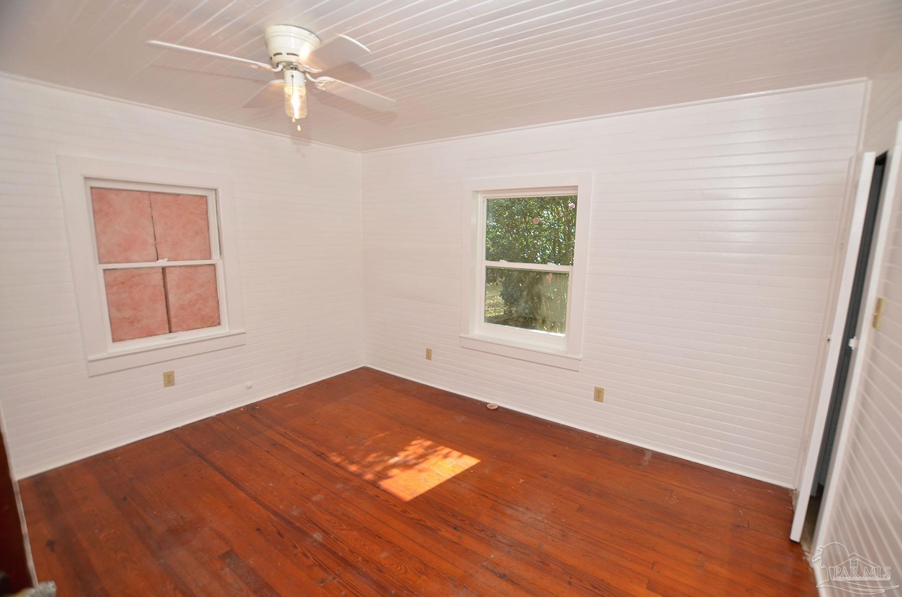 6475 Chestnut Road Molino, FL 32577 - Photo 22 of 67 an empty room with windows