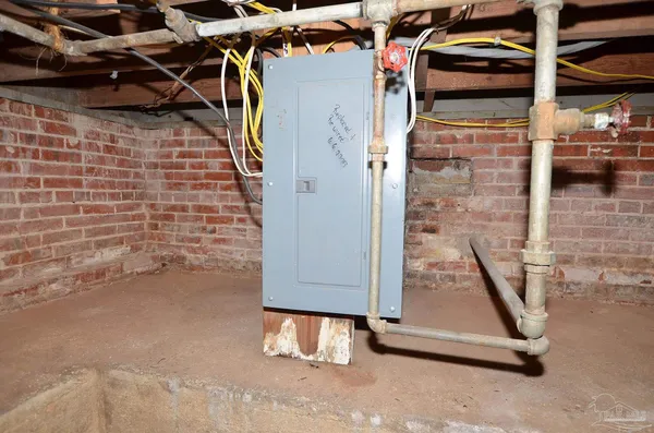 $399,900 | 6475 Chestnut Road, Molino, FL 32577