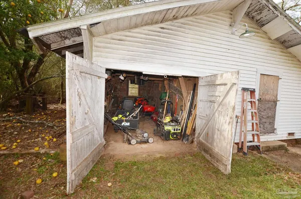 $399,900 | 6475 Chestnut Road, Molino, FL 32577