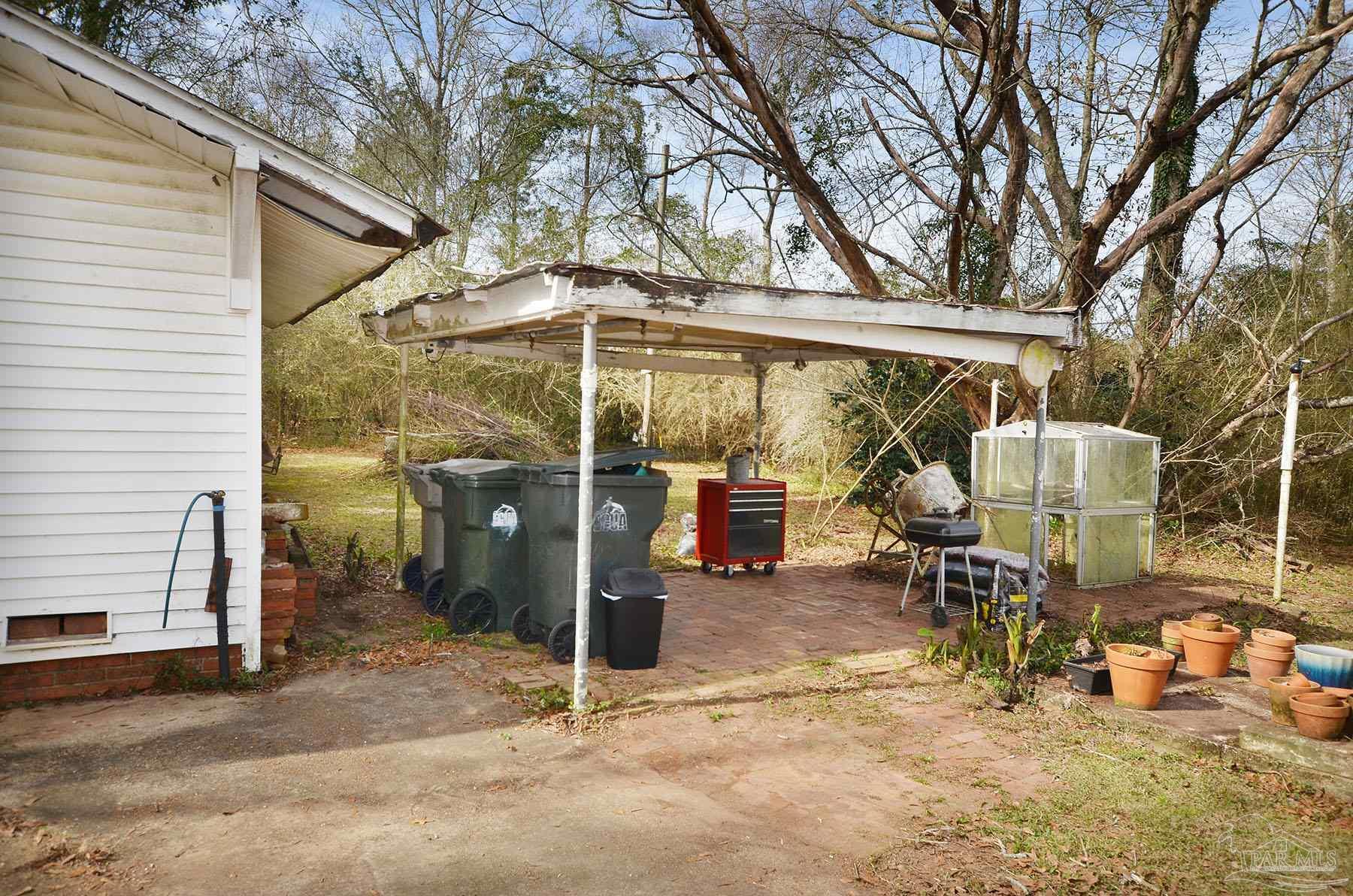 6475 Chestnut Road Molino, FL 32577 - Photo 61 of 67 a view of outdoor space and patio