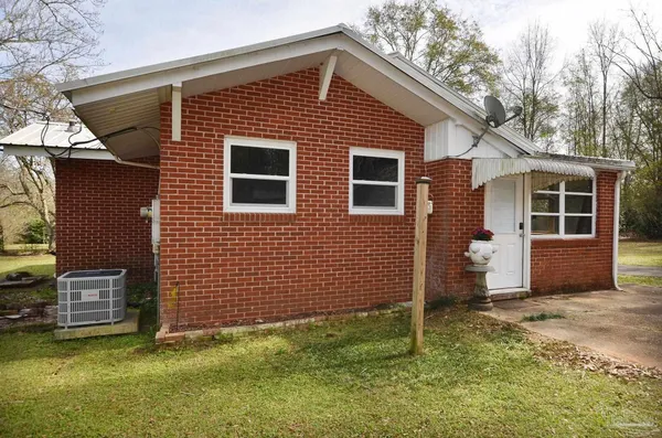 $389,900 | 6475 Chestnut Road, Molino, FL 32577