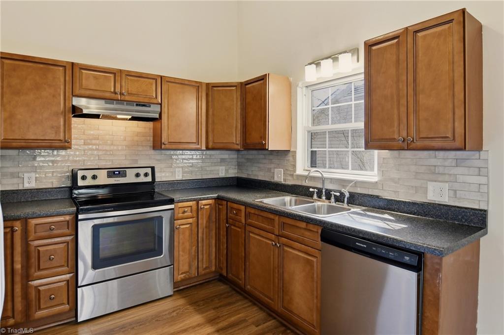4217 Chilton Way High Point, NC 27265 - Photo 13 of 33