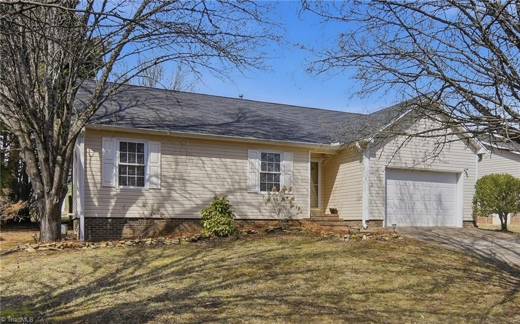 4217 Chilton Way High Point, NC 27265 - Photo 2 of 33