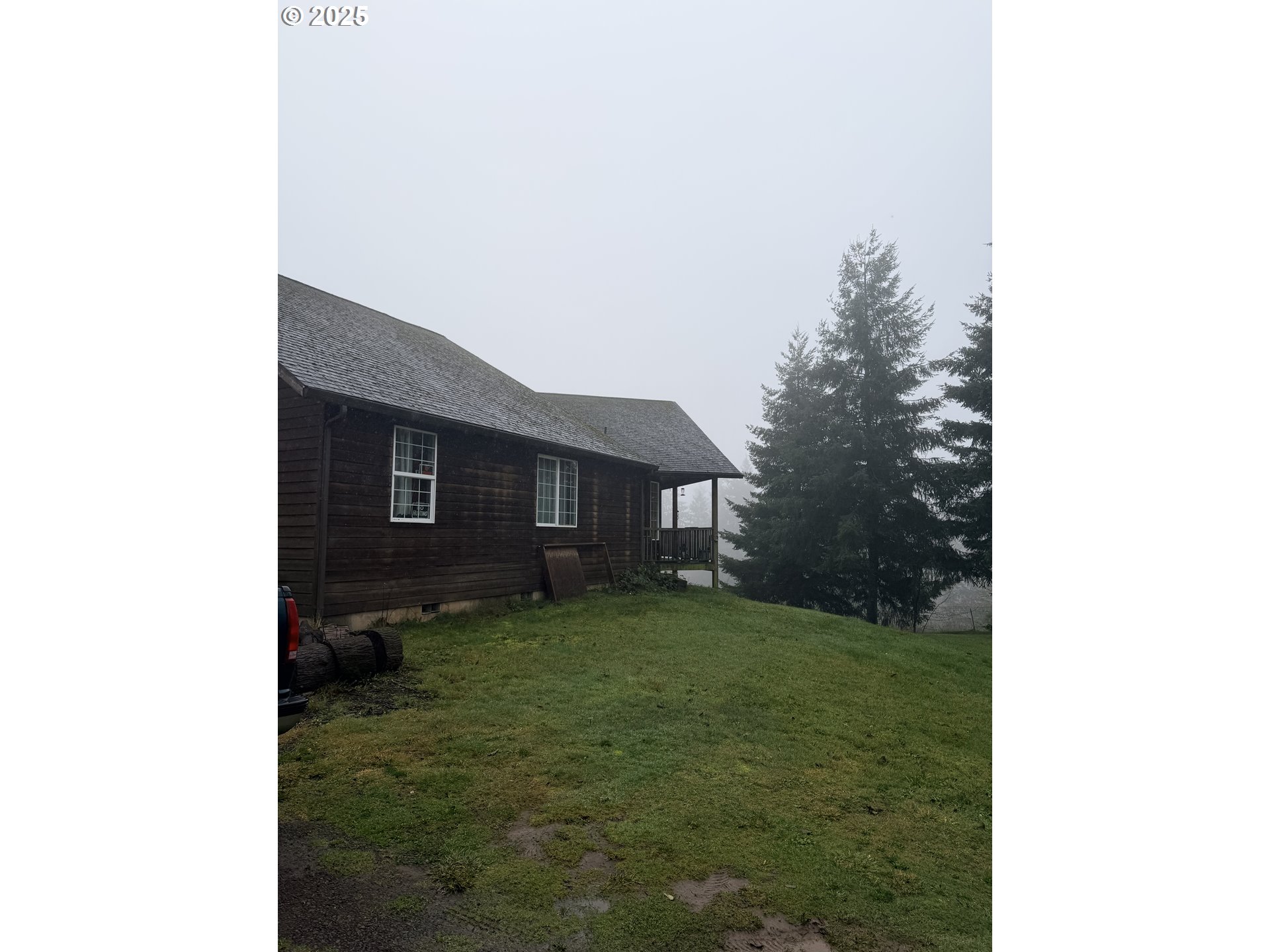 154 Shipview Road Kalama, WA 98625 - Photo 2 of 22 a backyard of a house with lots of green space