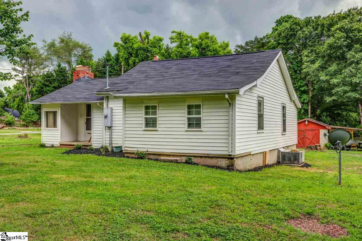 105 Kluge Road Greer, SC 29650 - Photo 2 of 23 Gallery Image 2