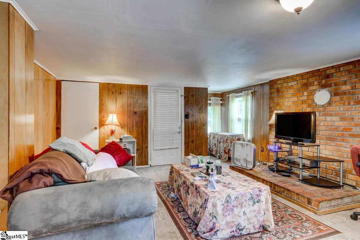 105 Kluge Road Greer, SC 29650 - Photo 11 of 23 Gallery Image 11