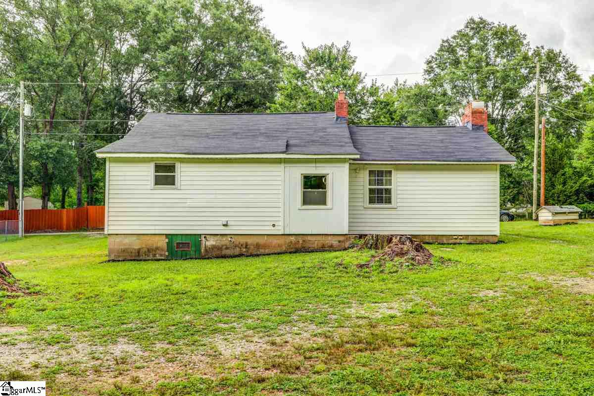 105 Kluge Road Greer, SC 29650 - Photo 4 of 23 Gallery Image 4
