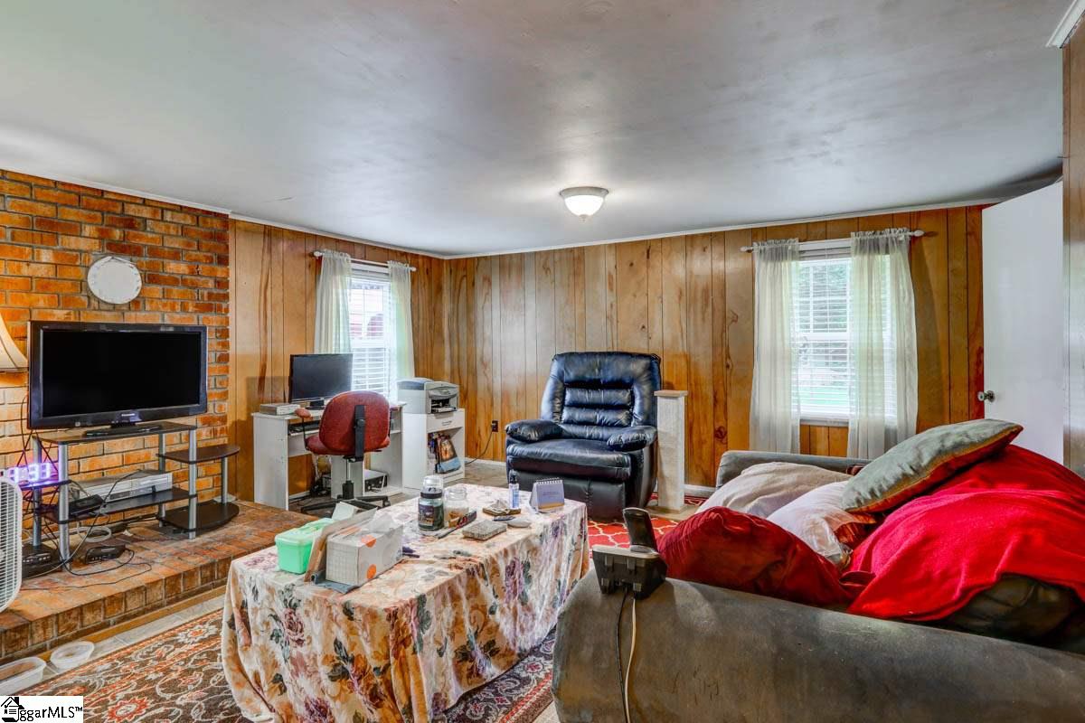105 Kluge Road Greer, SC 29650 - Photo 10 of 23 Gallery Image 10