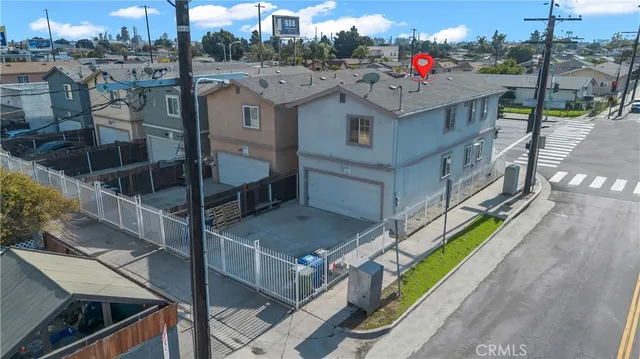 a view of a street in front of house