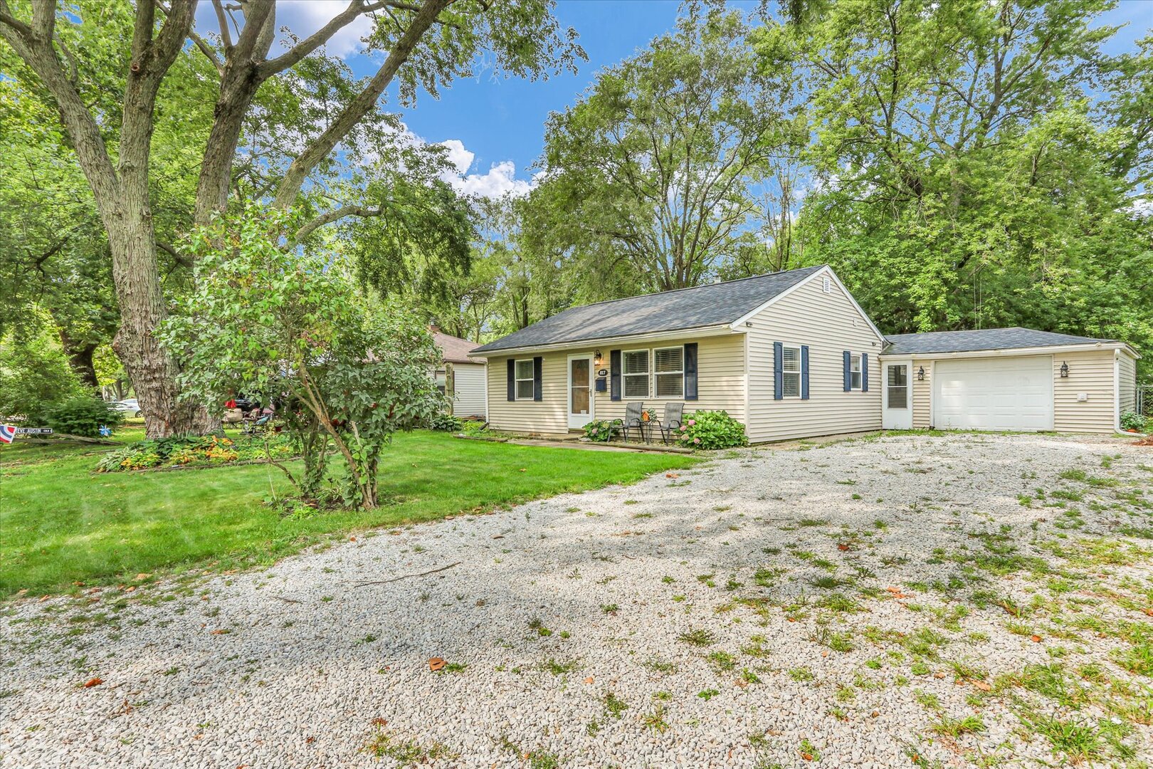 817 Roselyn Drive Rantoul, IL 61866 - Photo 2 of 33 a view of front of house with a yard