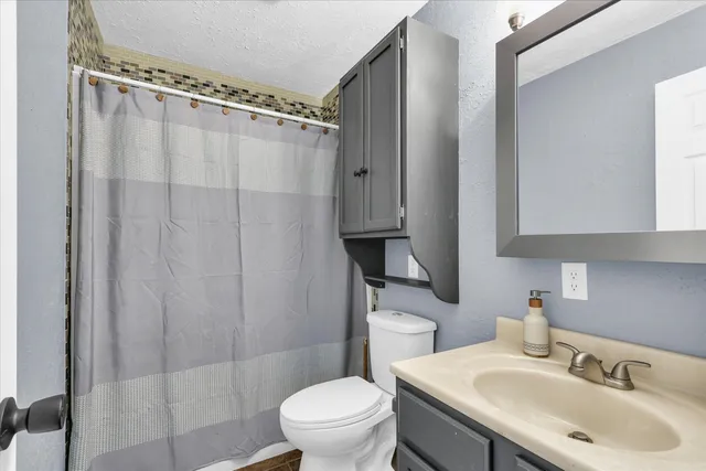 $145,900 | 817 Roselyn Drive, Rantoul, IL 61866