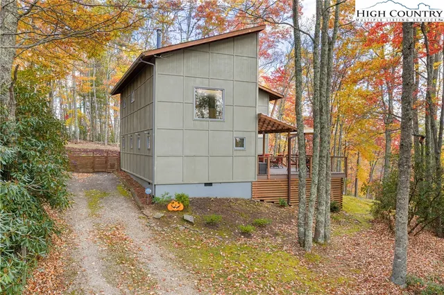 a view of an outdoor space and a yard