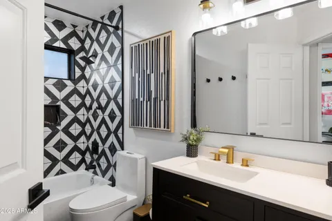 $725,000 | 3912 East Shannon Street, Phoenix, AZ 85044