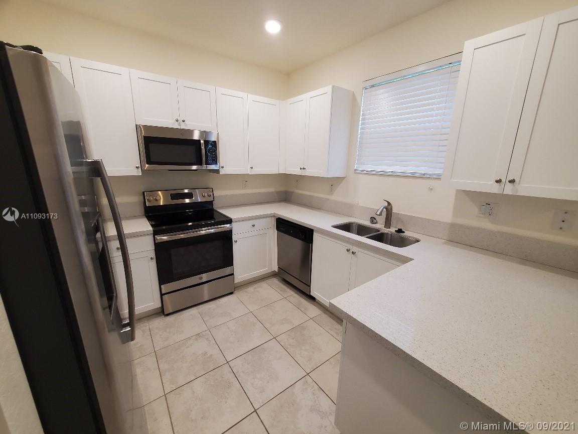 121 Southeast 33rd Terrace Homestead, FL 33033 - Photo 12 of 15