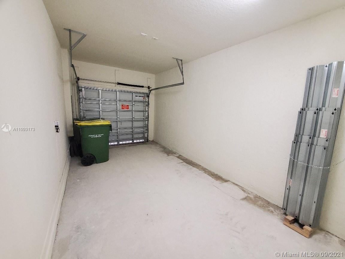 121 Southeast 33rd Terrace Homestead, FL 33033 - Photo 14 of 15