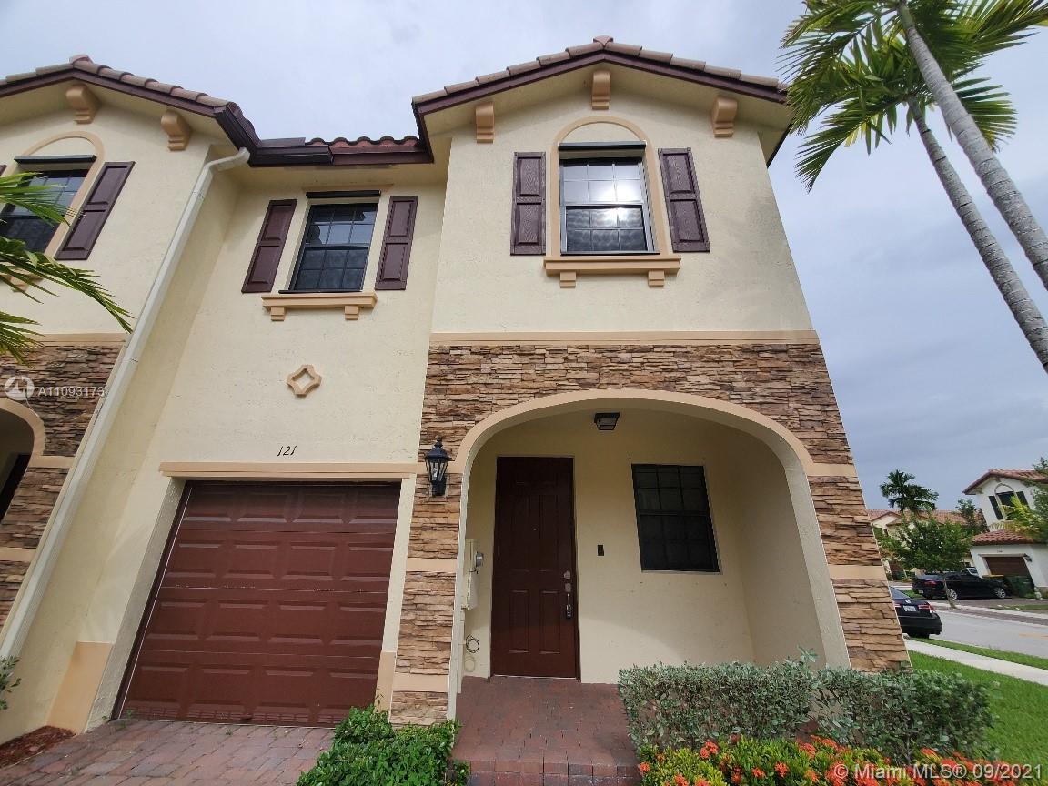 121 Southeast 33rd Terrace Homestead, FL 33033 - Photo 3 of 15