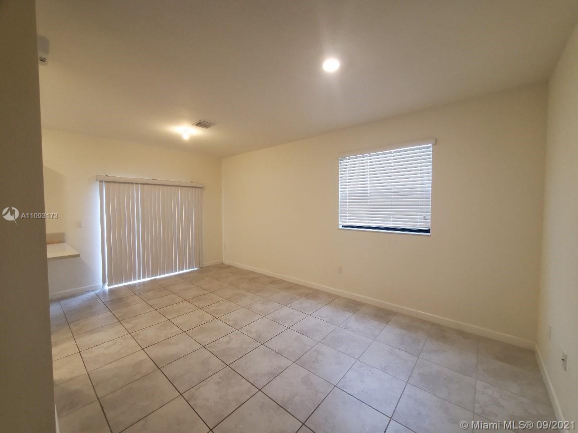 121 Southeast 33rd Terrace Homestead, FL 33033 - Photo 9 of 15