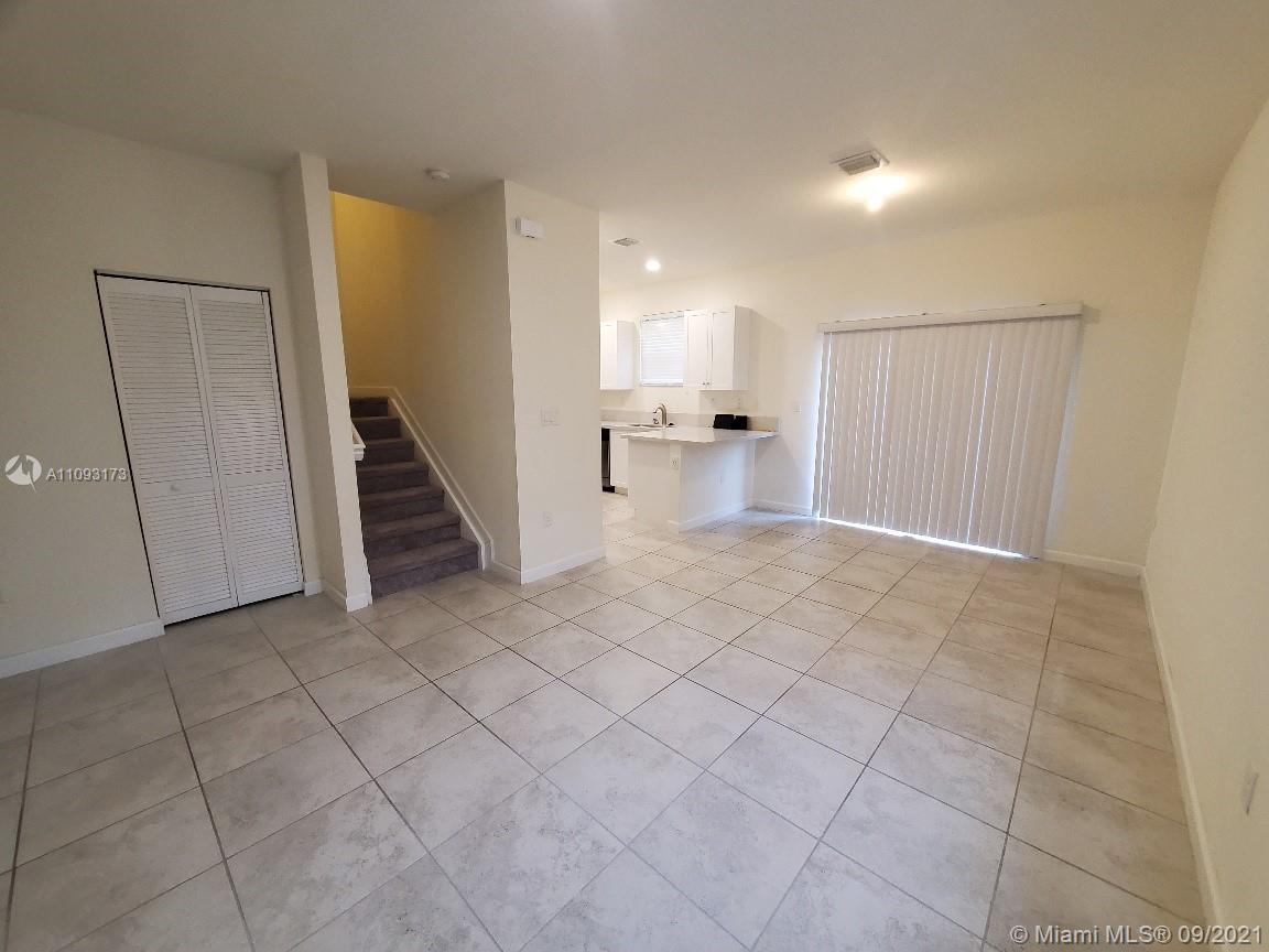 121 Southeast 33rd Terrace Homestead, FL 33033 - Photo 10 of 15