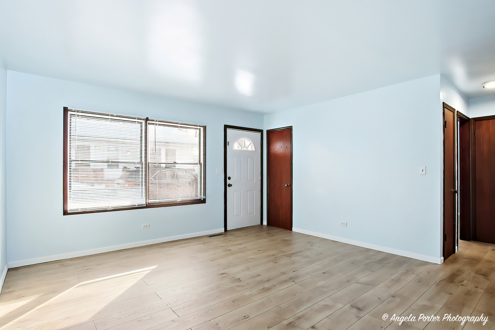 831 Washington Street, Unit 2 Woodstock, IL 60098 - Photo 8 of 16