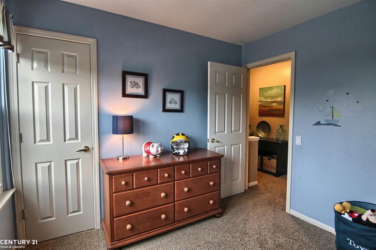 172 Grosvenor Drive Rochester Hills, MI 48307 - Photo 22 of 36